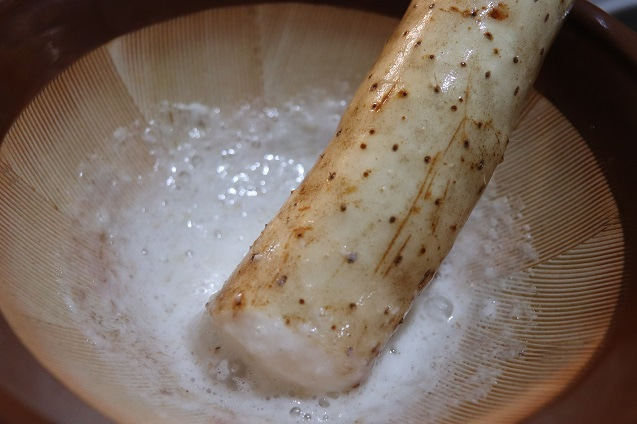 皮ごと当り鉢で当たります