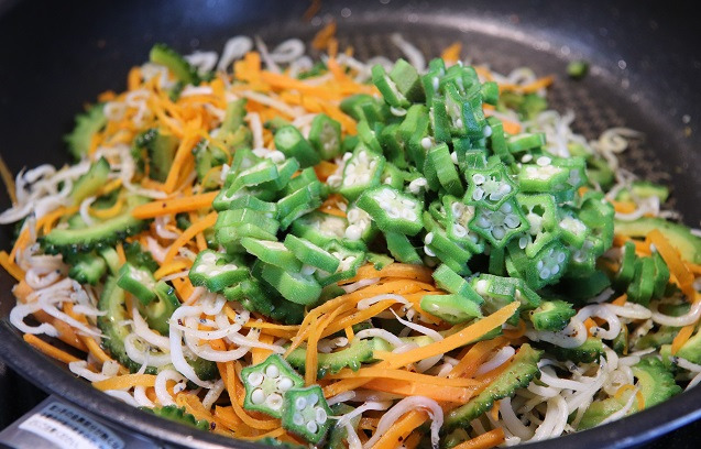 白魚と夏野菜の炒め物 3